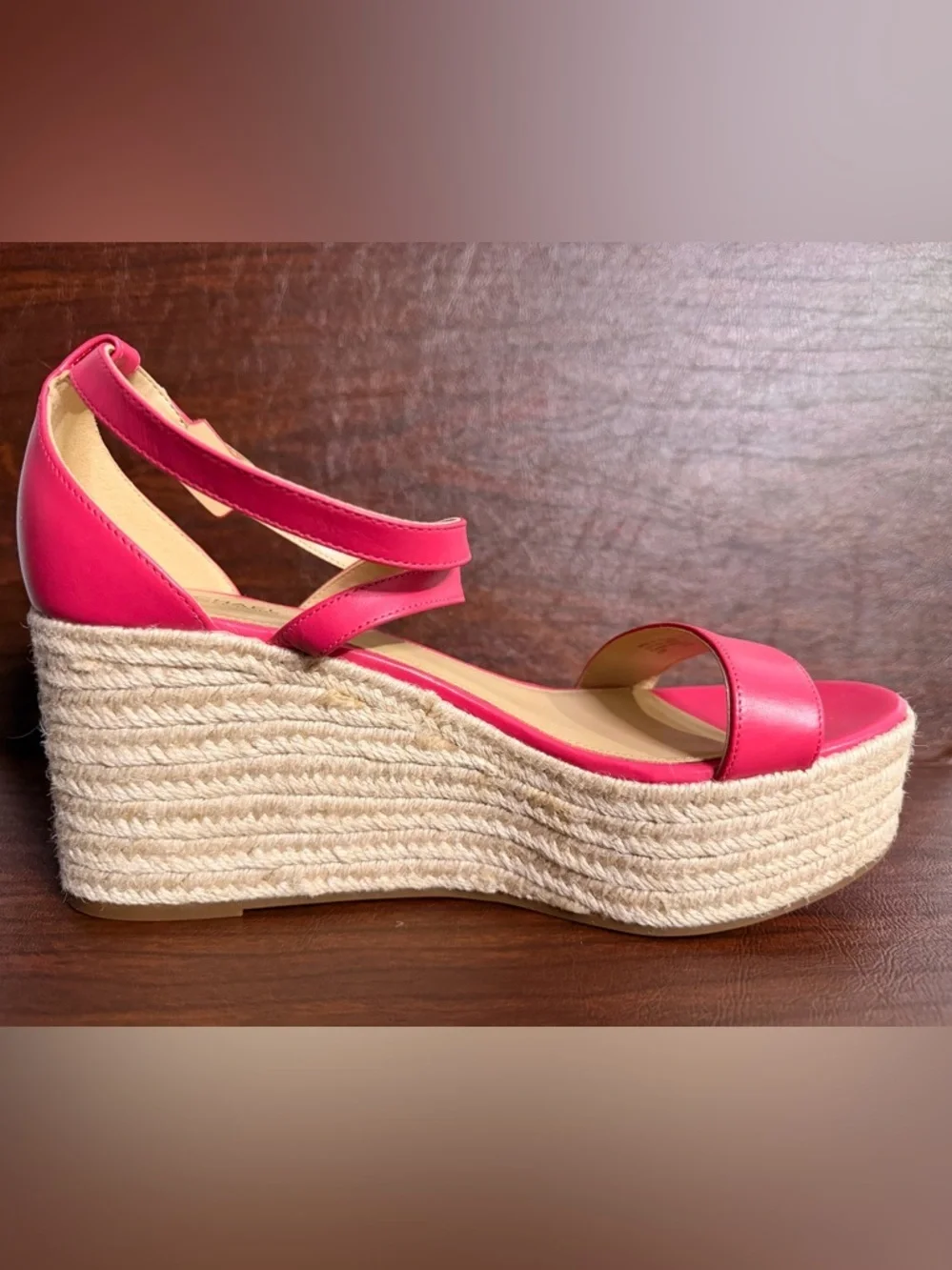 Michael Kors Women’s Hot Pink Espadrille Wedge Sandals Size 8.5 Gold Accents